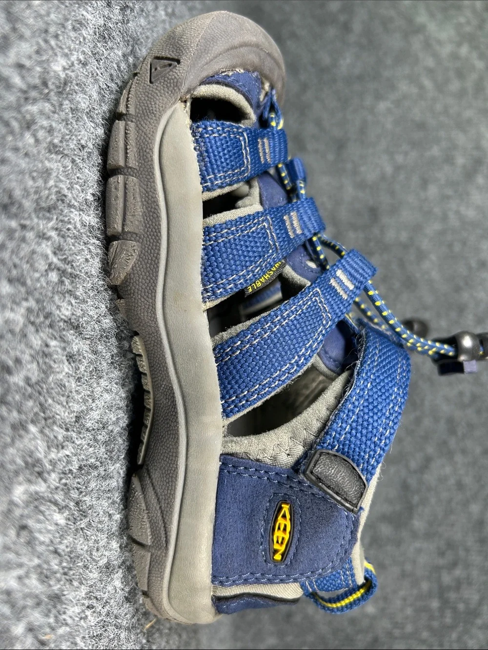Keen Newport H2 Sandals Blue Outdoor Sandals with Bungee Closure Kid’s Size 11